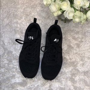 𝐀𝐏𝐋 𝐒𝐇𝐎𝐄 🖤